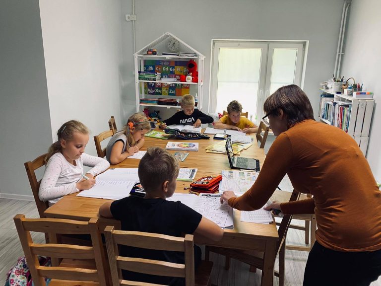 Angielski dla dzieci w knurowie, gdzie zapisać dziecko na angielski, ck leader knurów